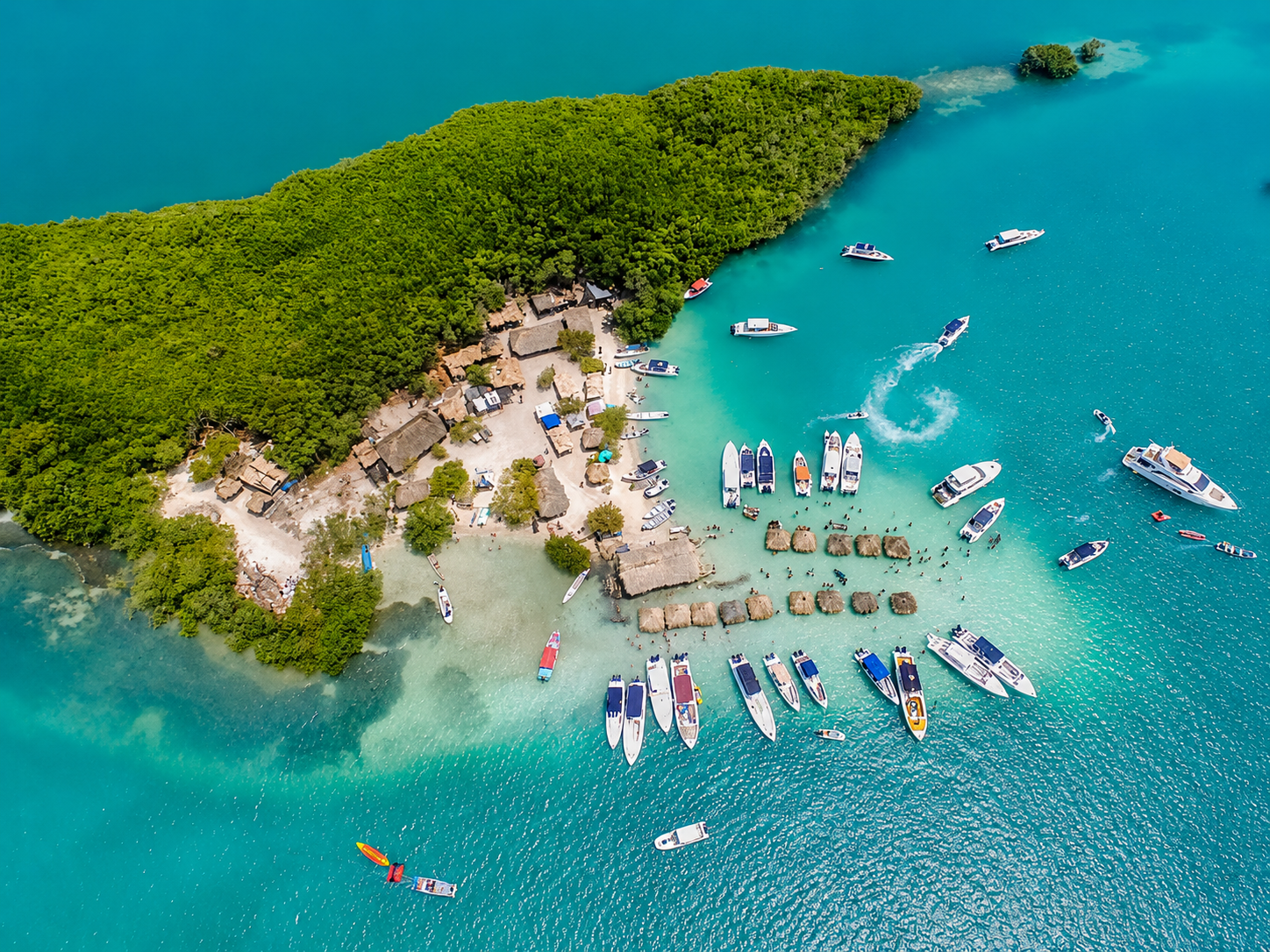 Bahía de Cholón: día de playa y ambiente festivo